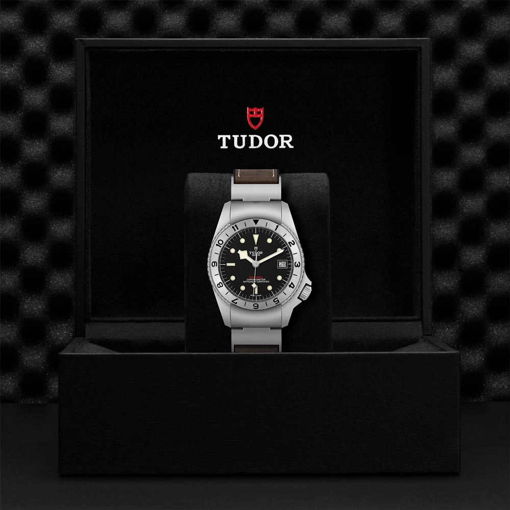 TUDOR Black Bay P01 Black Dial 42mm Gents Watch M70150-0001