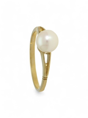 White Cultured Pearl Ring in 9ct Yellow Gold