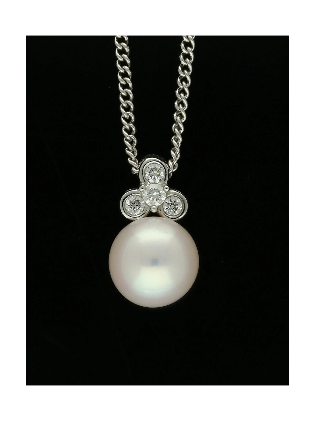 White Freshwater Pearl and diamond Pendant Necklace in 18ct White Gold